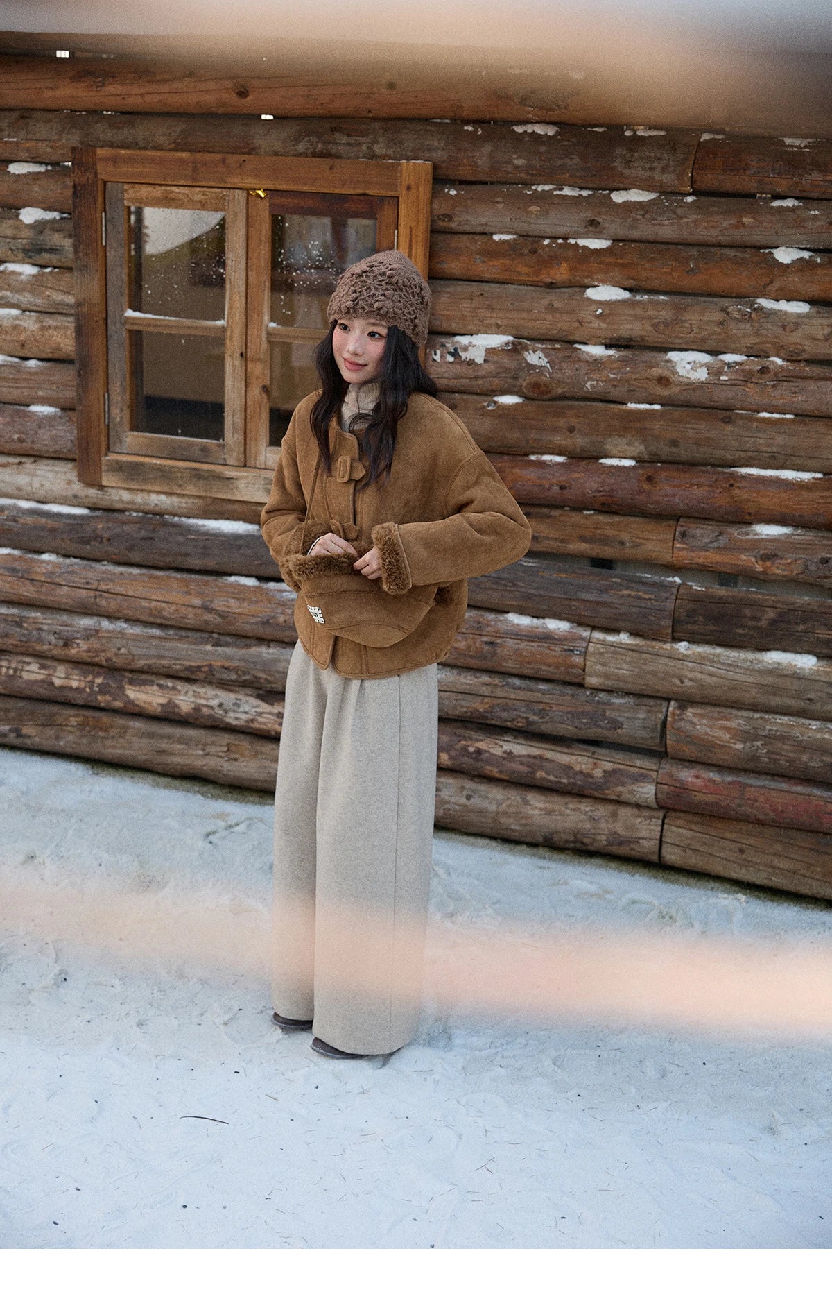 MISHOW Women's Warm Jacket 2025 Retro Luxury Brown Round Neck Long Sleeve Coat Commuting Windproof Loose Coat Woman MXE90W0994