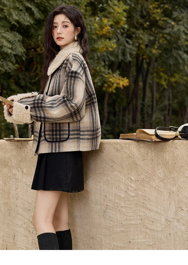 MISHOW Retro Plaid Tweed Jacket Women Double-breasted Long Sleeved 2024 Winter New Fashion Lamb Wool Lapel Loose Coat MXD56W0536