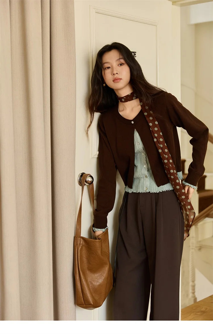 MISHOW Pullover Women 2025 Autumn Winter Retro Fake 2 Pieces Round Neck Color-blocked Lace Trim Knit Sweater Slim Top MXE46Z2545