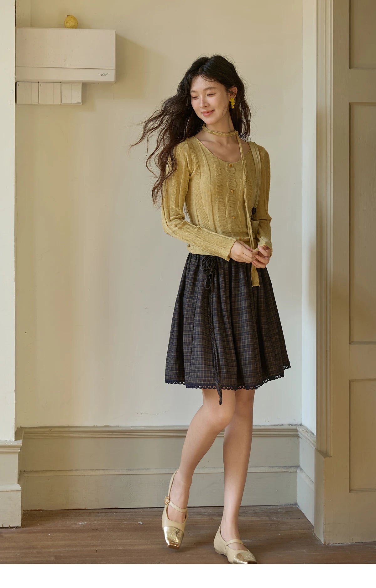 MISHOW Women's Wool Blend Knitted Top 2025 Autumn French Slim Scoop Neck with Draped Tie Soft Solid Pullover Top MXE42Z1322