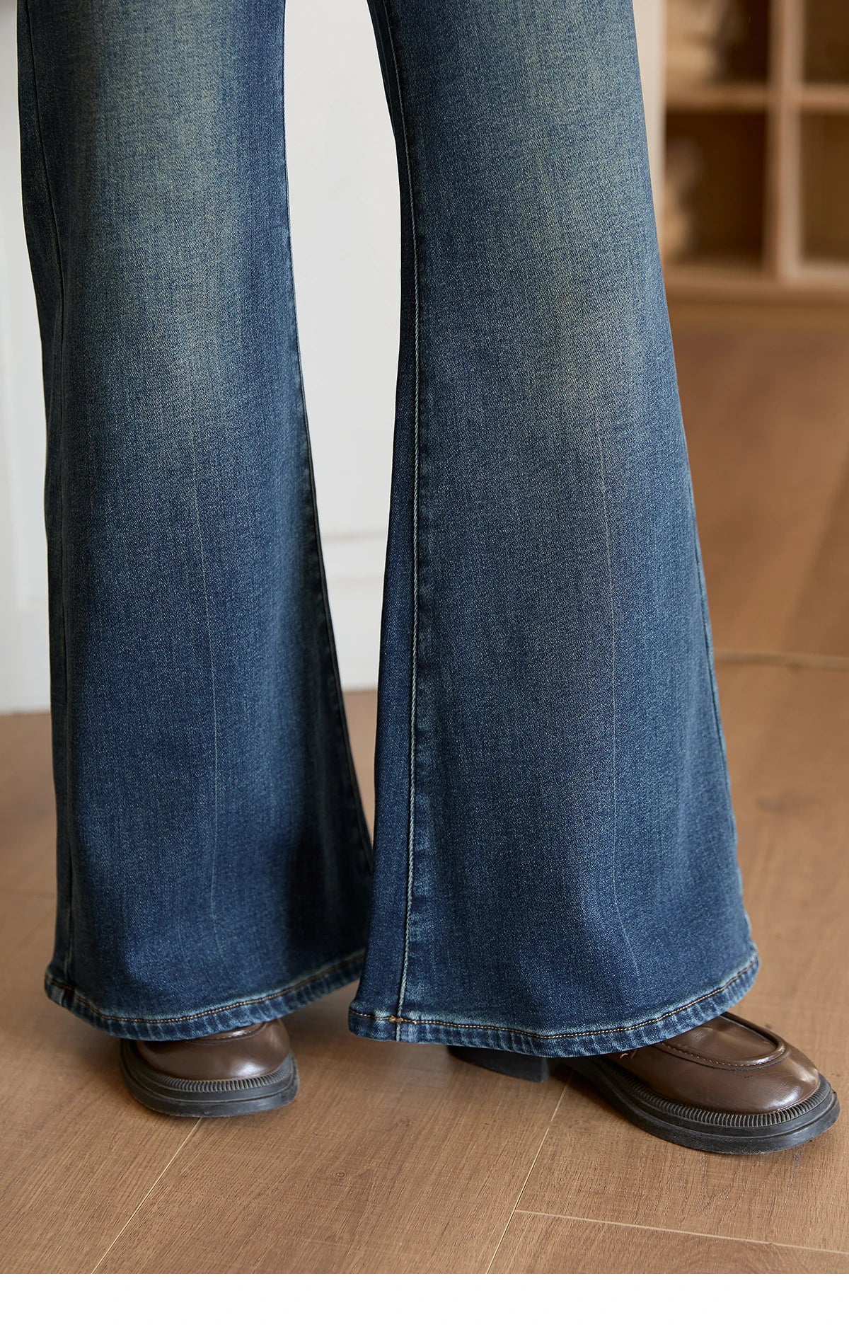 MISHOW Women's Jeans 2025 Autumn Winter Denim Blue Flared High Waist Slim Jeans New Retro Commute Wide Leg Trousers MXE51K1092