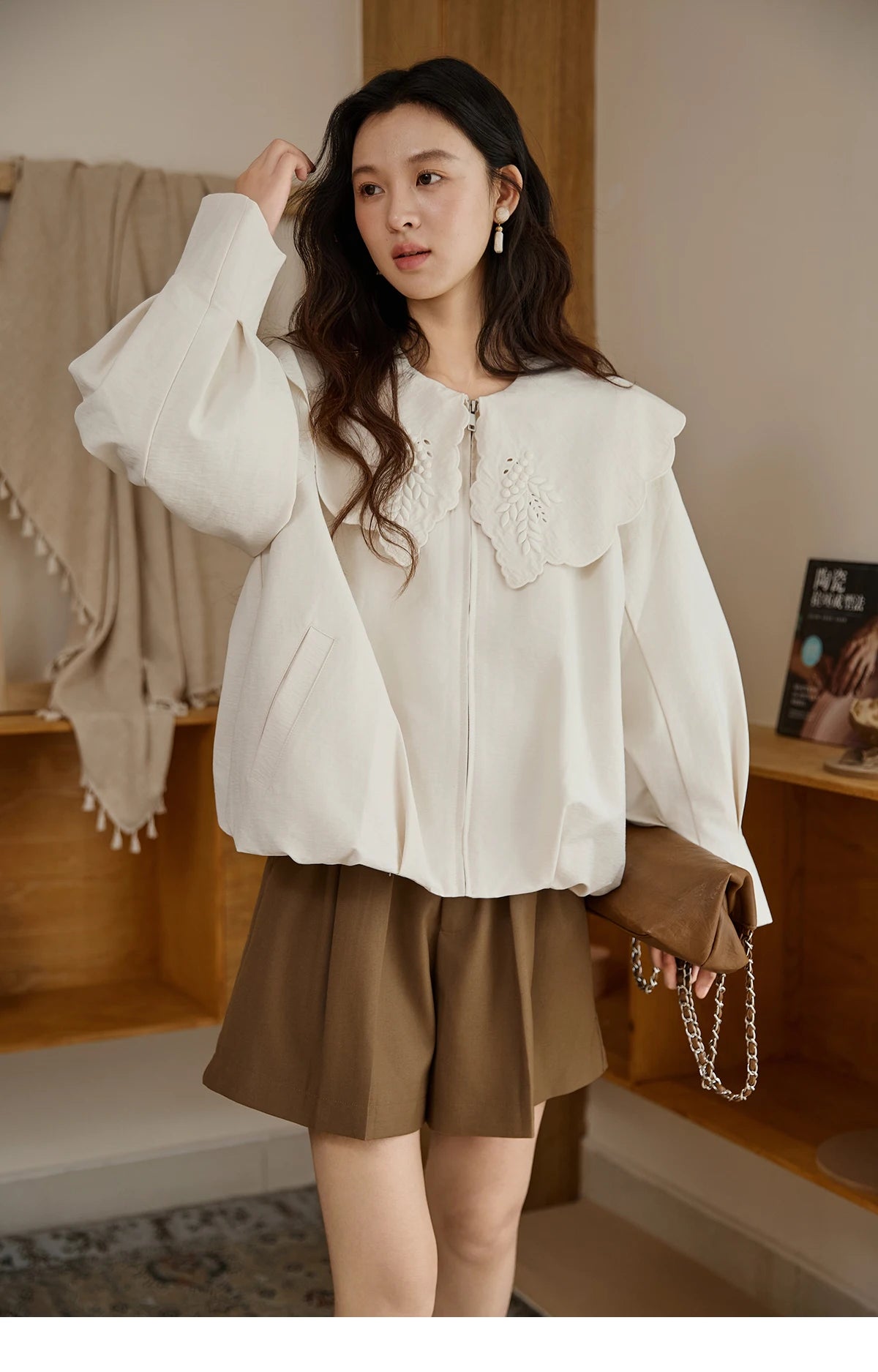 MISHOW Women's Wheat Sprout Embroidery Coat Autumn 2025 Beige Doll Collar Hem Folded Short Coats Loose Zipper Jackets MXE45W0860