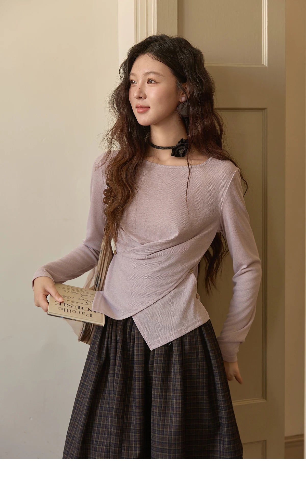 MISHOW Two-color Cross-strap Knitted Top for Women 2025 Autumn Winter New Classic Round Neck Slim Long Sleeves Top MXE43Z1344