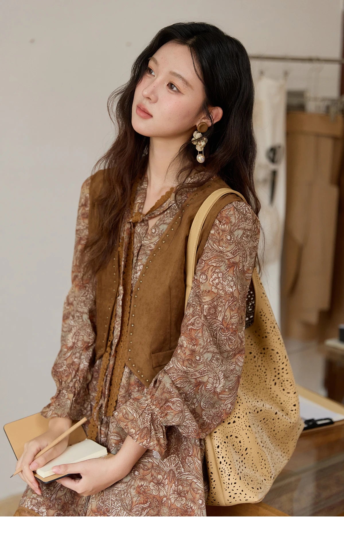 MISHOW Suede Vest Jacket for Women 2025 Autumn French Vintage Sleeveless Thin Vest Coat Rivet Design V-neck Vests MXE46L2518