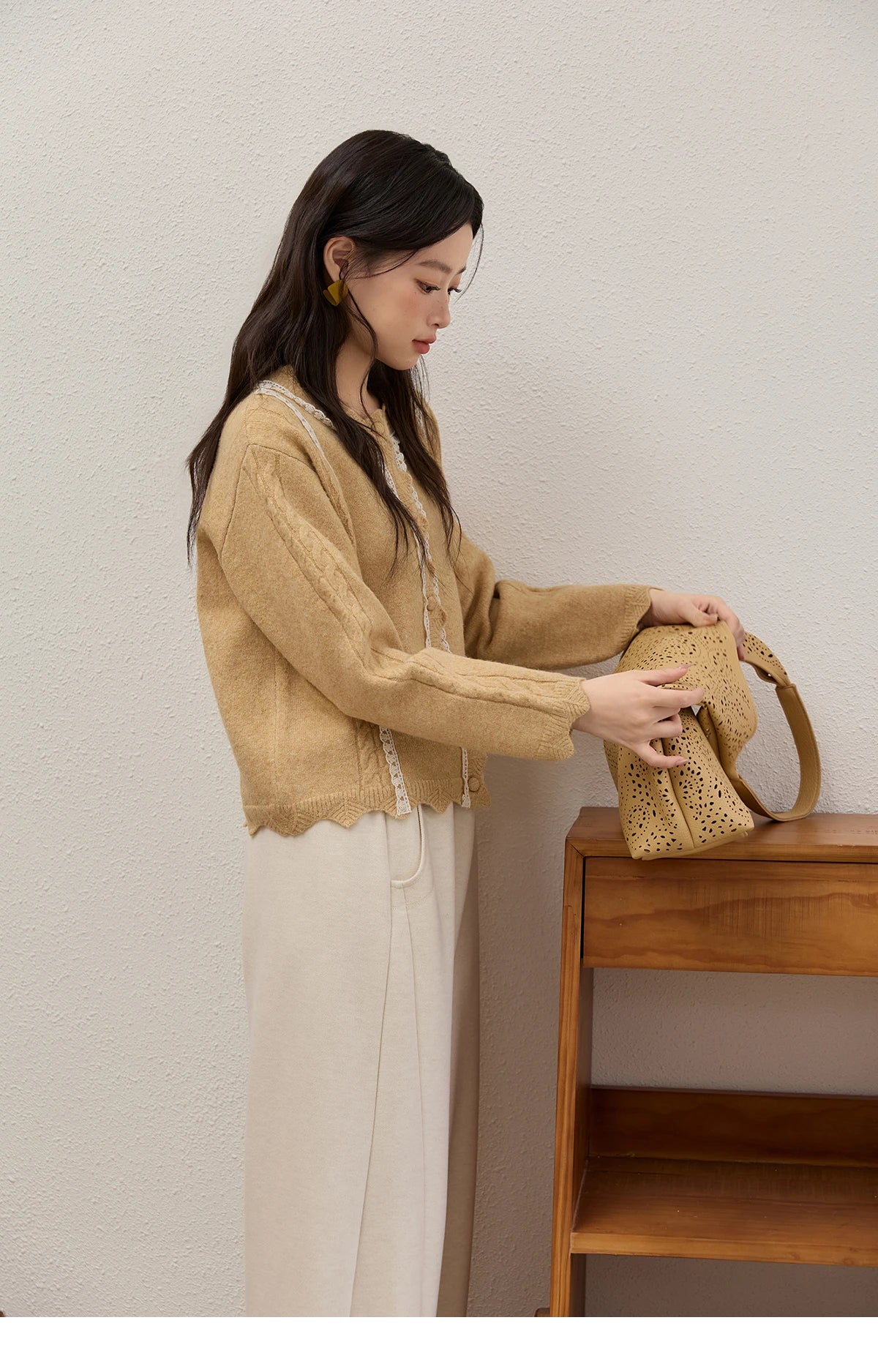 MISHOW Yellow Knitted Cardigan Ladies 2025 New Sweet Lace Stitching Cable Sweater Commute Women's Autumn Cardigan MXE51Z2546