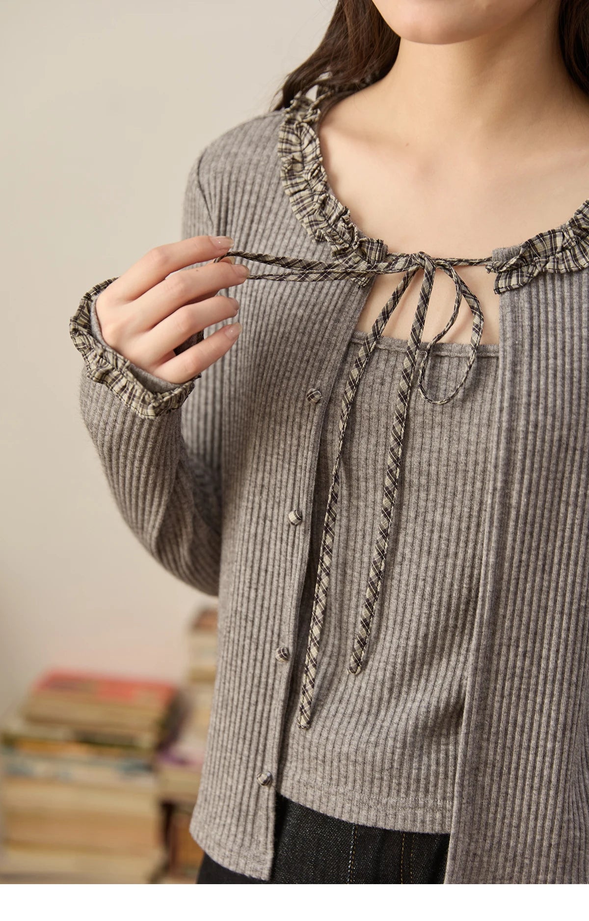 MISHOW Plaid Black Fungus Edge Tied Knitted Sweater for Women Autumn 2025 Pit Striped Knitted Fake Two-piece Top MXE44Z1361