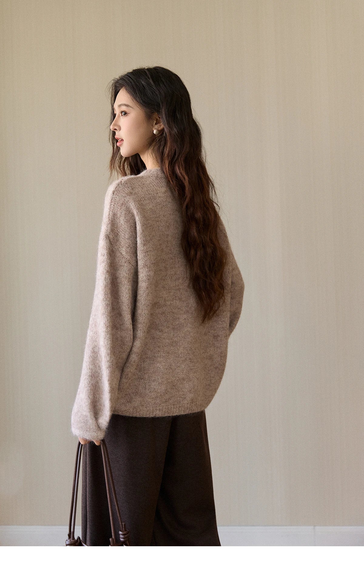 MISHOW Women's Solid Knitted Sweater 2025 Autumn Winter Dog Pattern Jacquard Crew Neck Fluffy Warm Loose Pullover Top MXE94Z2988