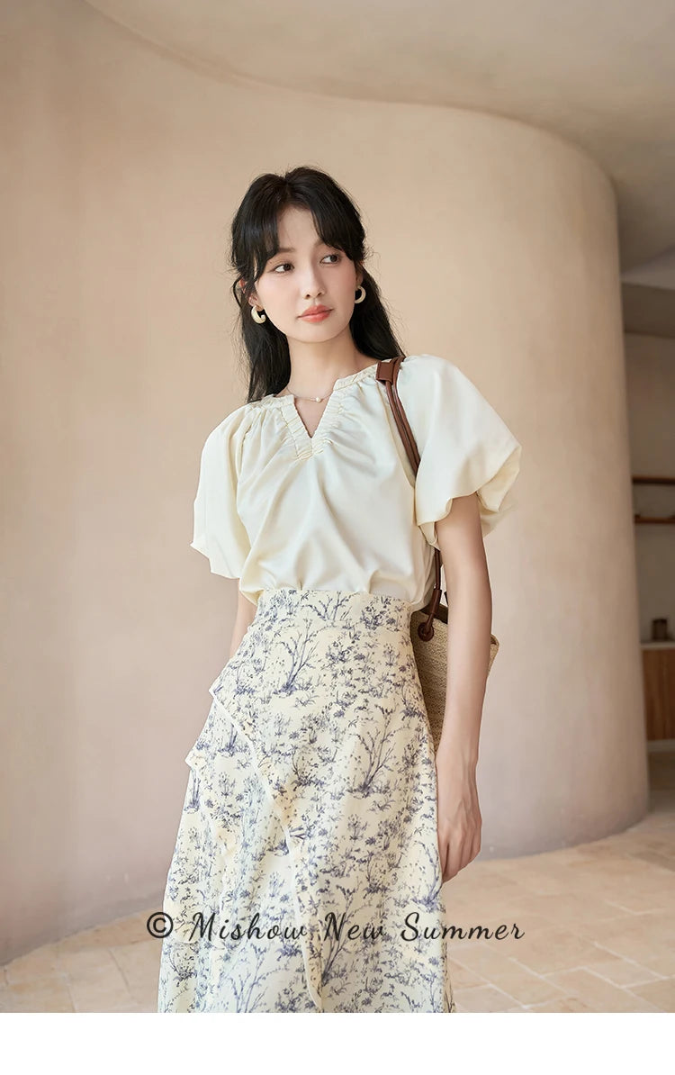 MISHOW Women's Blouses 2023 Summer French Elegant Solid V-Neck Short Sleeve Pullover LOOSE female Puff Sleeve Tops MXC38X0043