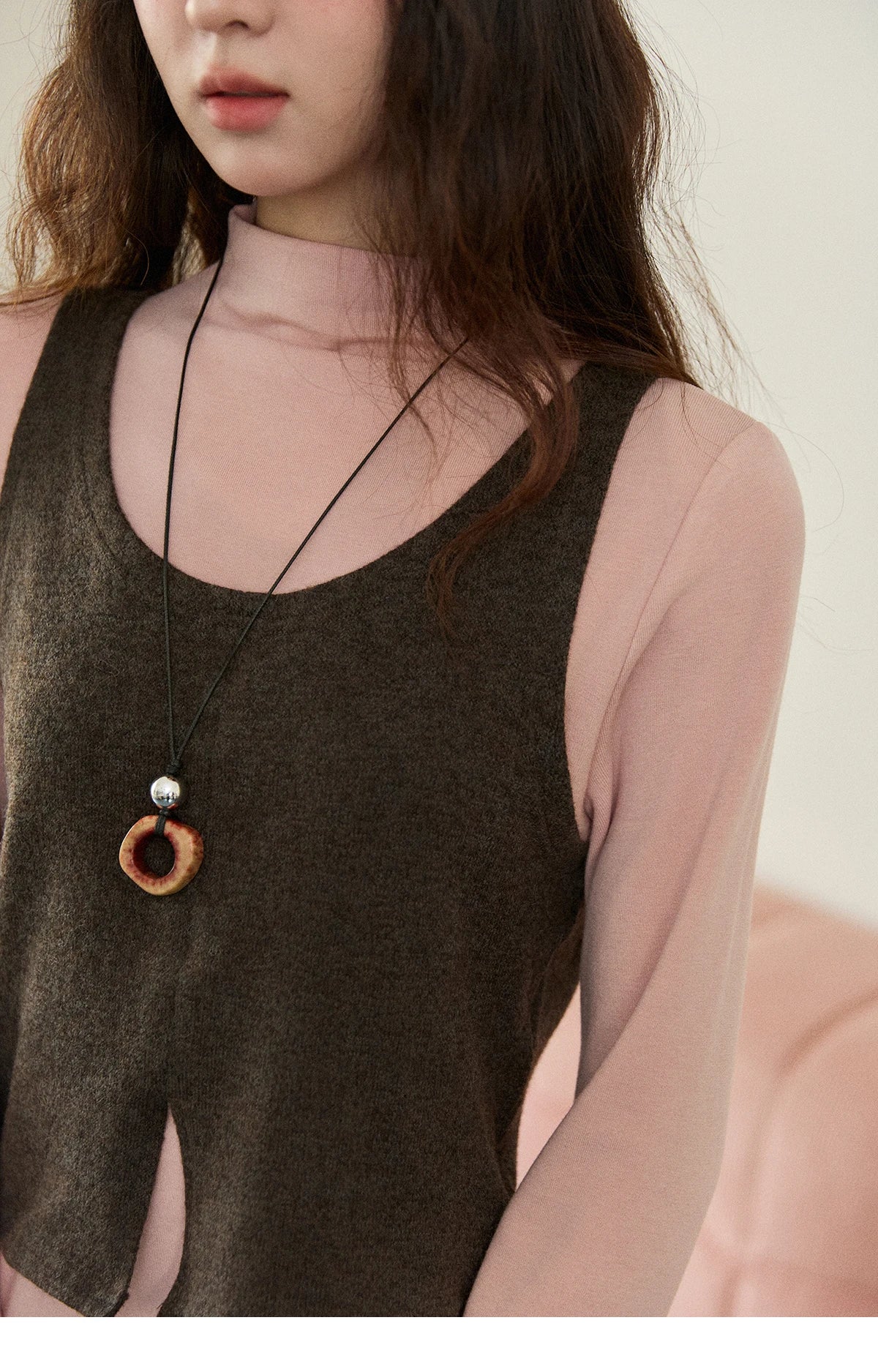 MISHOW Two-piece Suit for Women 2025 Winter Retro Turtleneck Knit Long-sleeved Tops Square Collar Vest Woman Set MXE88T1440