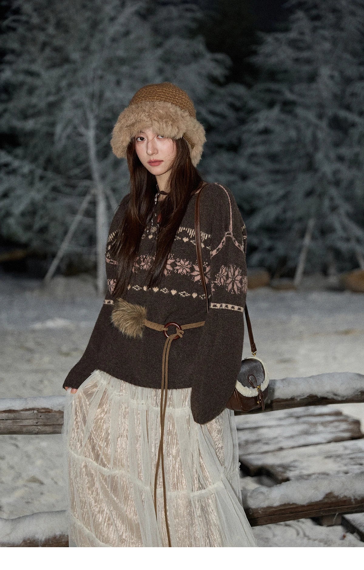 MISHOW Women's Pullovers 2025 Winter Retro Brown Loose Crew Neck Snowflake Jacquard Sweaters Commute Warm Knit Top MXE86Z2655