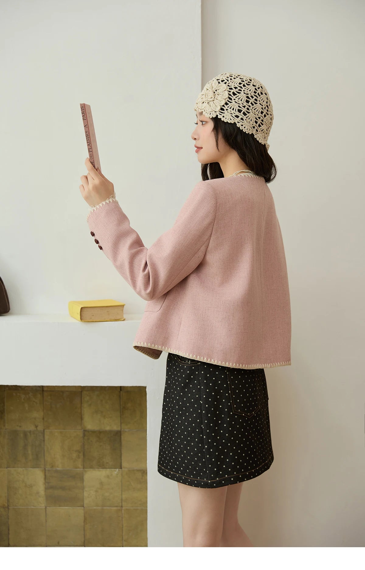 MISHOW Women's Solid Tweed Jacket 2025 Autumn Vintage Commute Round Neck Long Sleeved Short Jackets Woman Clothes MXE44W0812