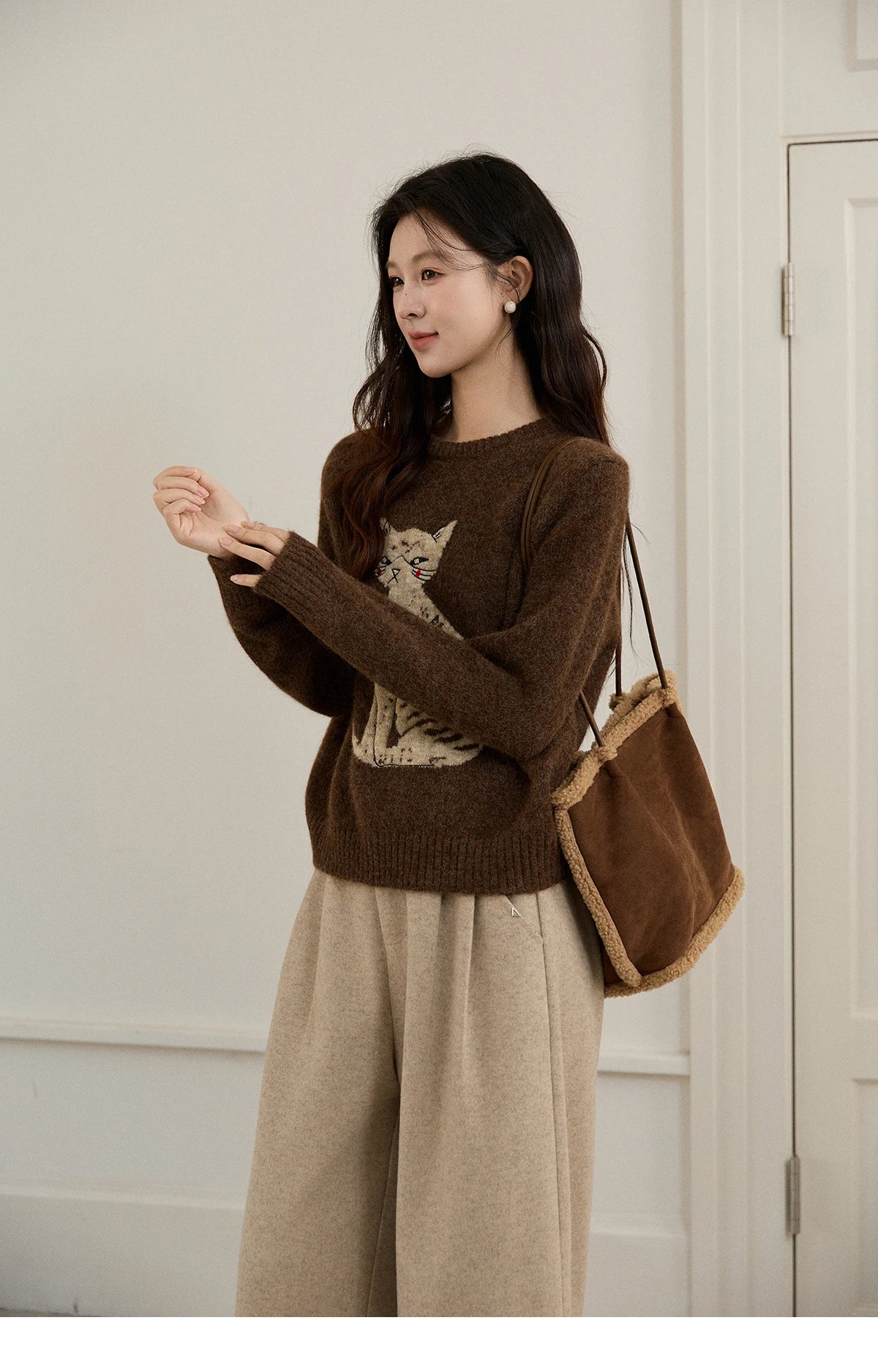 MISHOW Women's Brown Knitted Sweater 2025 Autumn Winter Cat Pattern Jacquard Crew Neck Sweaters Loose Pullover Tops MXE94Z2991