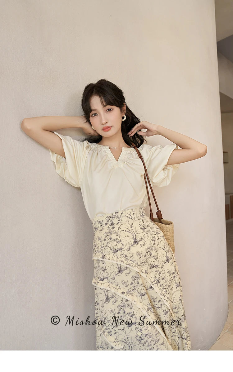 MISHOW Women's Blouses 2023 Summer French Elegant Solid V-Neck Short Sleeve Pullover LOOSE female Puff Sleeve Tops MXC38X0043