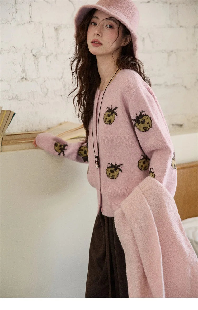 MISHOW Cardigan Women 2025 Autumn Winter Fashion Fuuny Pineapple Jacquard Round Neck Single-breasted Sweater Woman MXE87Z2752