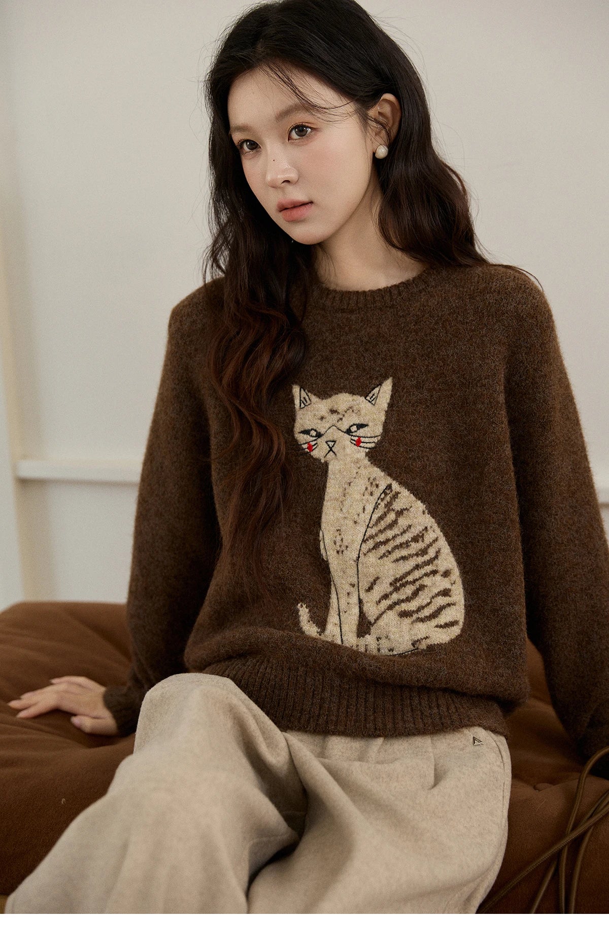 MISHOW Women's Brown Knitted Sweater 2025 Autumn Winter Cat Pattern Jacquard Crew Neck Sweaters Loose Pullover Tops MXE94Z2991