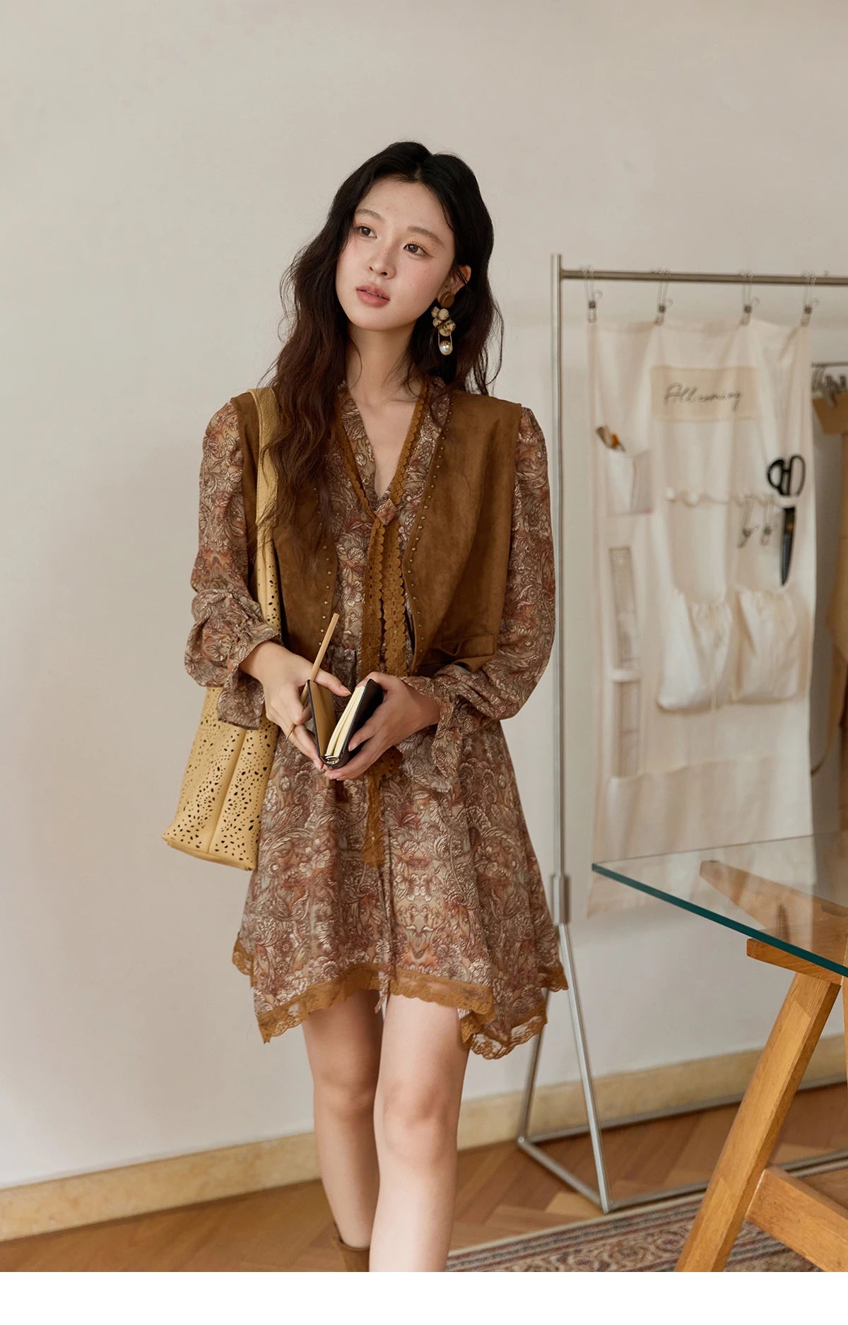 MISHOW Suede Vest Jacket for Women 2025 Autumn French Vintage Sleeveless Thin Vest Coat Rivet Design V-neck Vests MXE46L2518