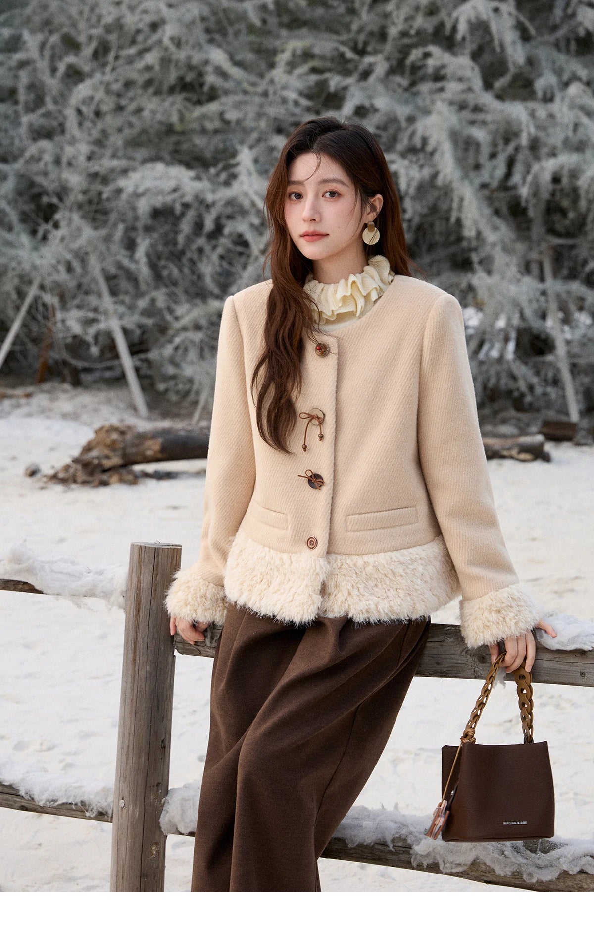 MISHOW Retro Apricot Wool Thickened Short Coat 2025 Winter Plush Splicing Coat Placket Vintage Handmade Buttons Coat MXE92W0998
