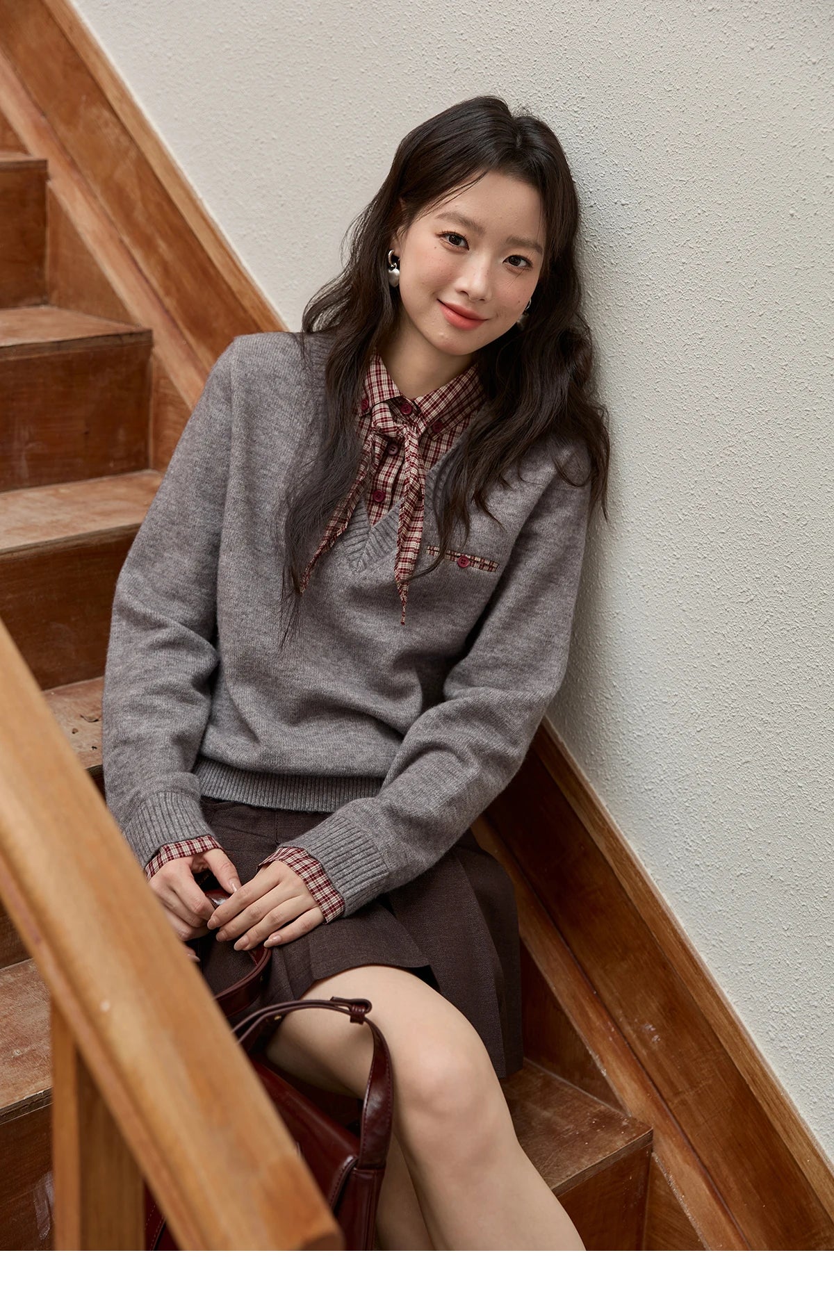 MISHOW Fake Two-piece Knitted Sweater for Women 2025 Winter Plaid Turn-down Collar Splicing Detachable Scarf Sweater MXE89Z2605