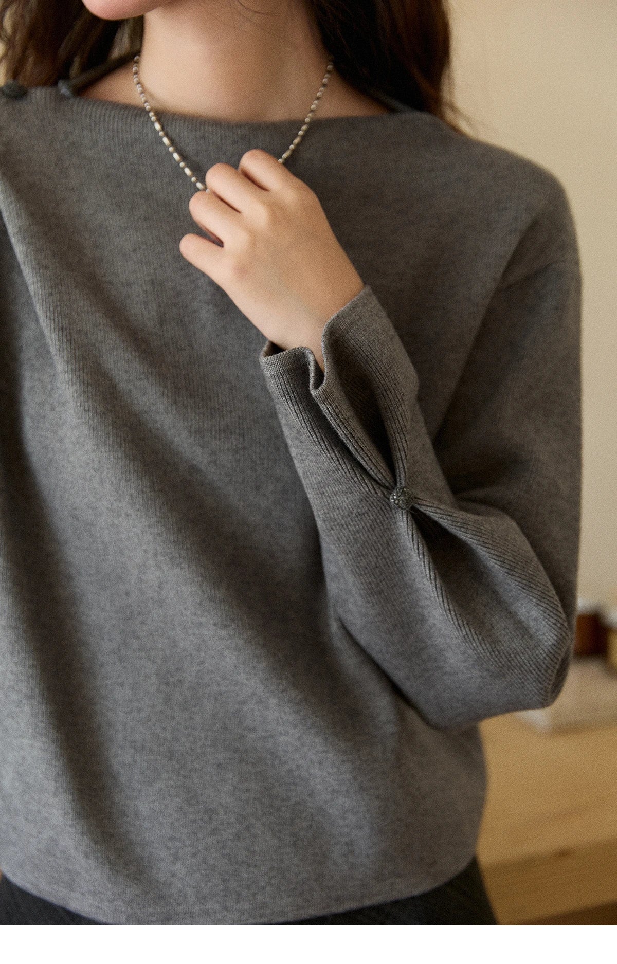 MISHOW Woman Gray Top 2025 Autumn French-style Diagonal Placket Knit Sweater Casual High-end Loose Pullover Woman MXE86Z2744