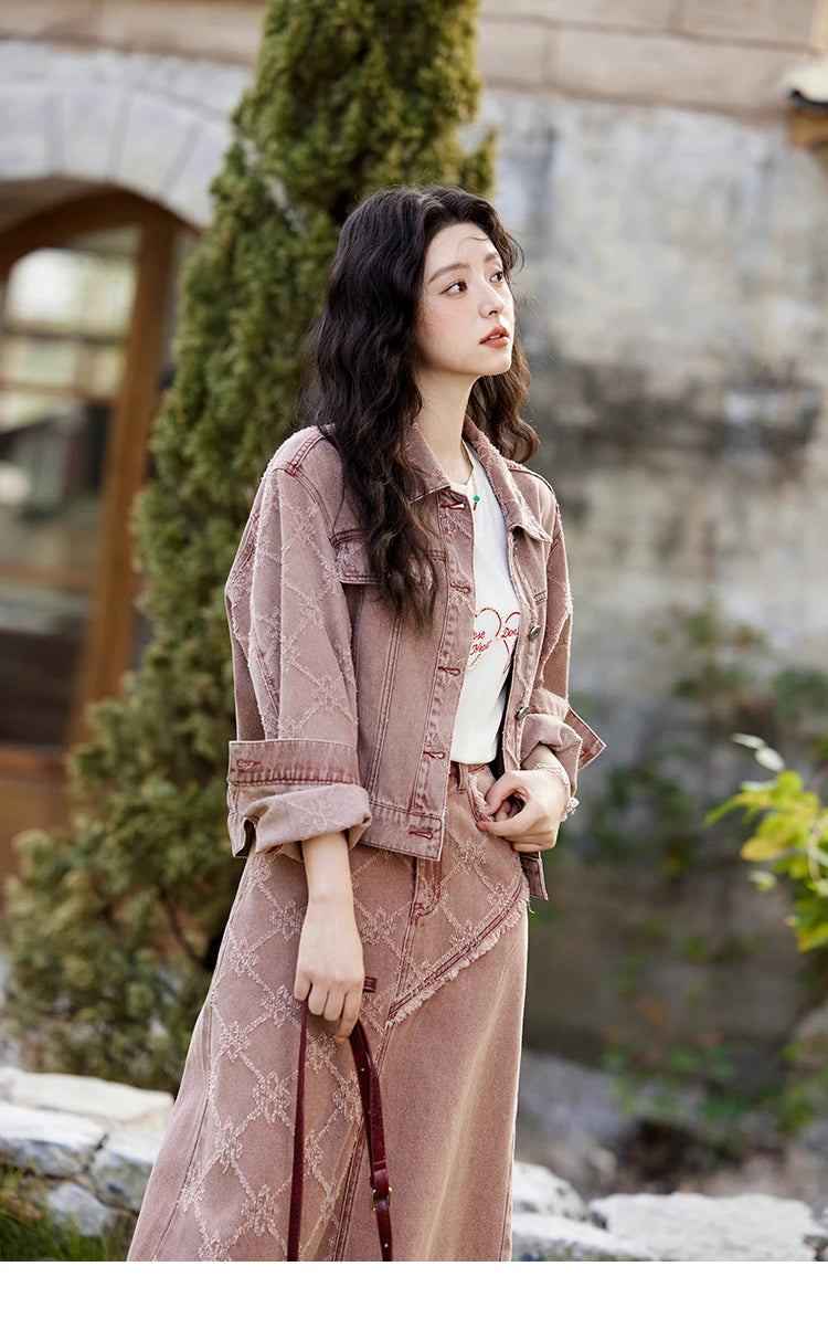 MISHOW Apricot Short Sleeved T-shirt Women 2025 Spring New Casual Versatile Heart Print Positive Shoulder Tops Outer MXE11T0491