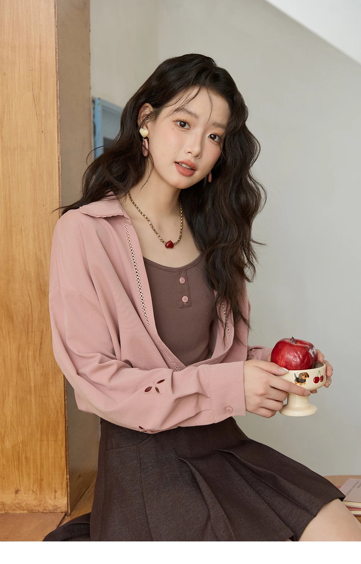 MISHOW Elegant Woman Blouse 2025 Autumn Loose Fitting Fake Two-piece Contrasting Color V-neck Tops Ladies Clothing MXE45C2403