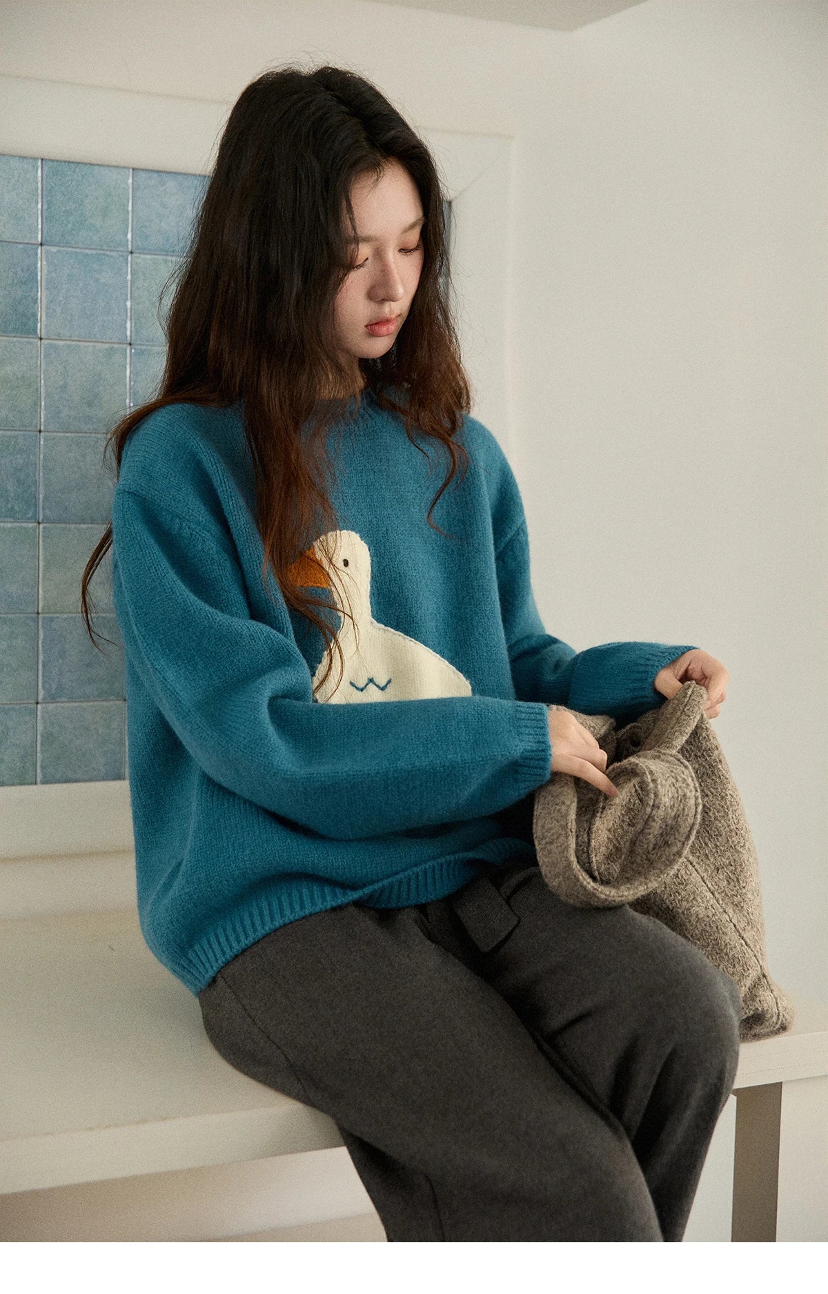 MISHOW Woman Knit Top Peacock Blue Jacquard Sweater for Women 2025 Winter O-neck Long Sleeve Loose Fit Thick Sweater MXE86Z2751