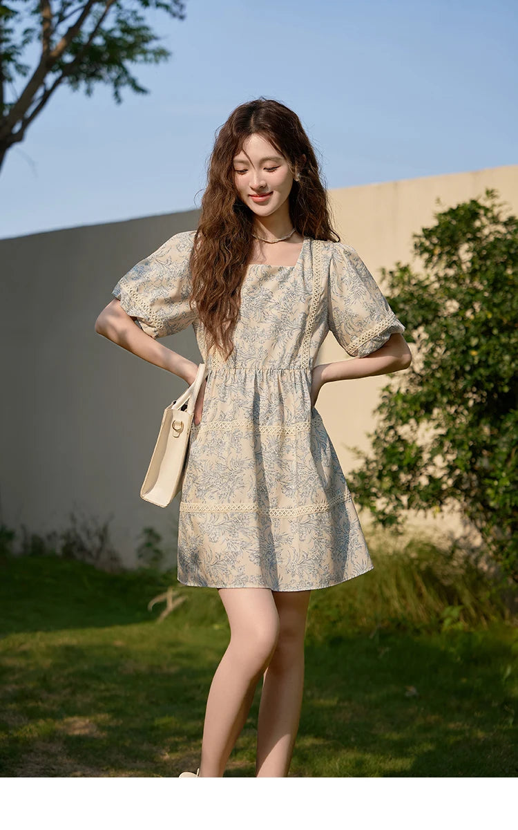 MISHOW Square Collar Blue Floral Dress 2023 Summer French Retro Puff Sleeve Lace Doll Sweet Loose Knee-Length Dresses MXC38L1520