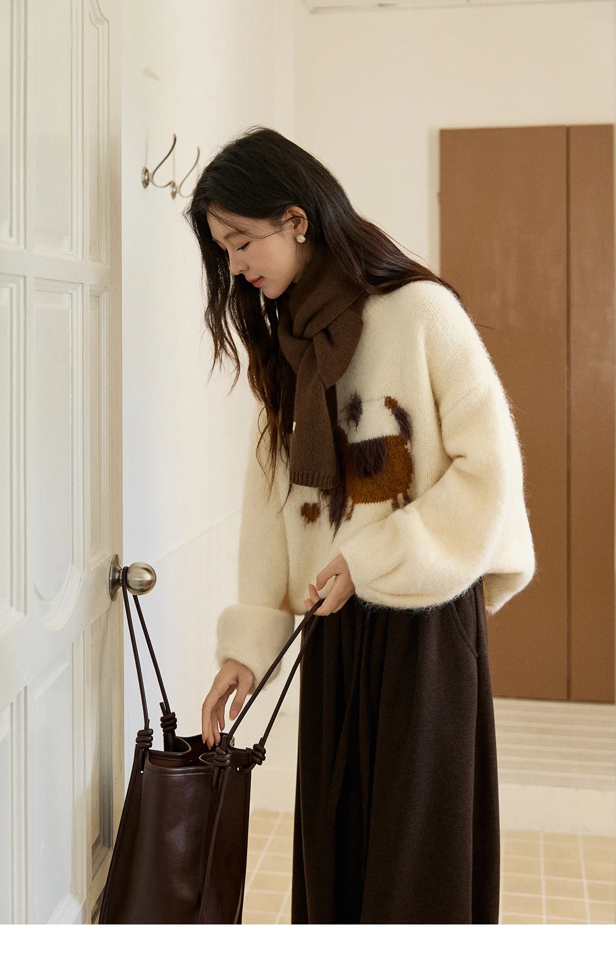 MISHOW Women's Solid Knitted Sweater 2025 Autumn Winter Dog Pattern Jacquard Crew Neck Fluffy Warm Loose Pullover Top MXE94Z2988