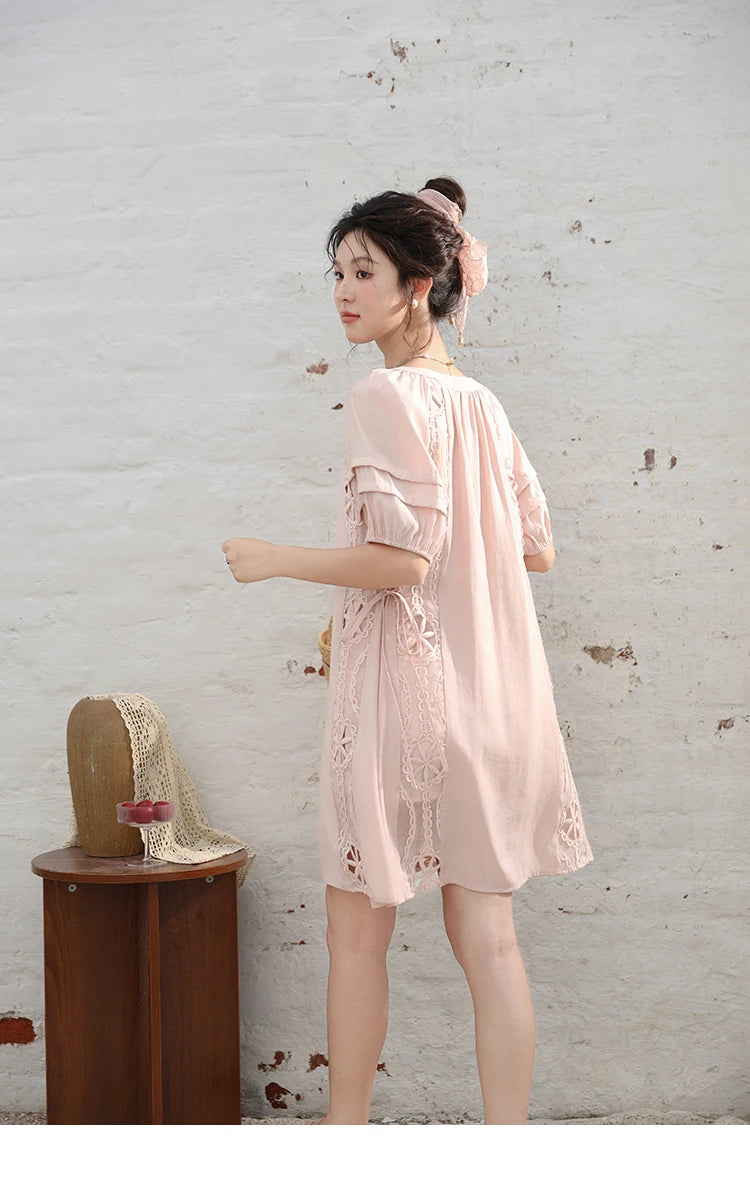 MISHOW Vacation Tea Break Sweet Dress 2024 Summer French Temperament Hollowed Out Dresses Embroidered Lace-up Dress MXD30L1950