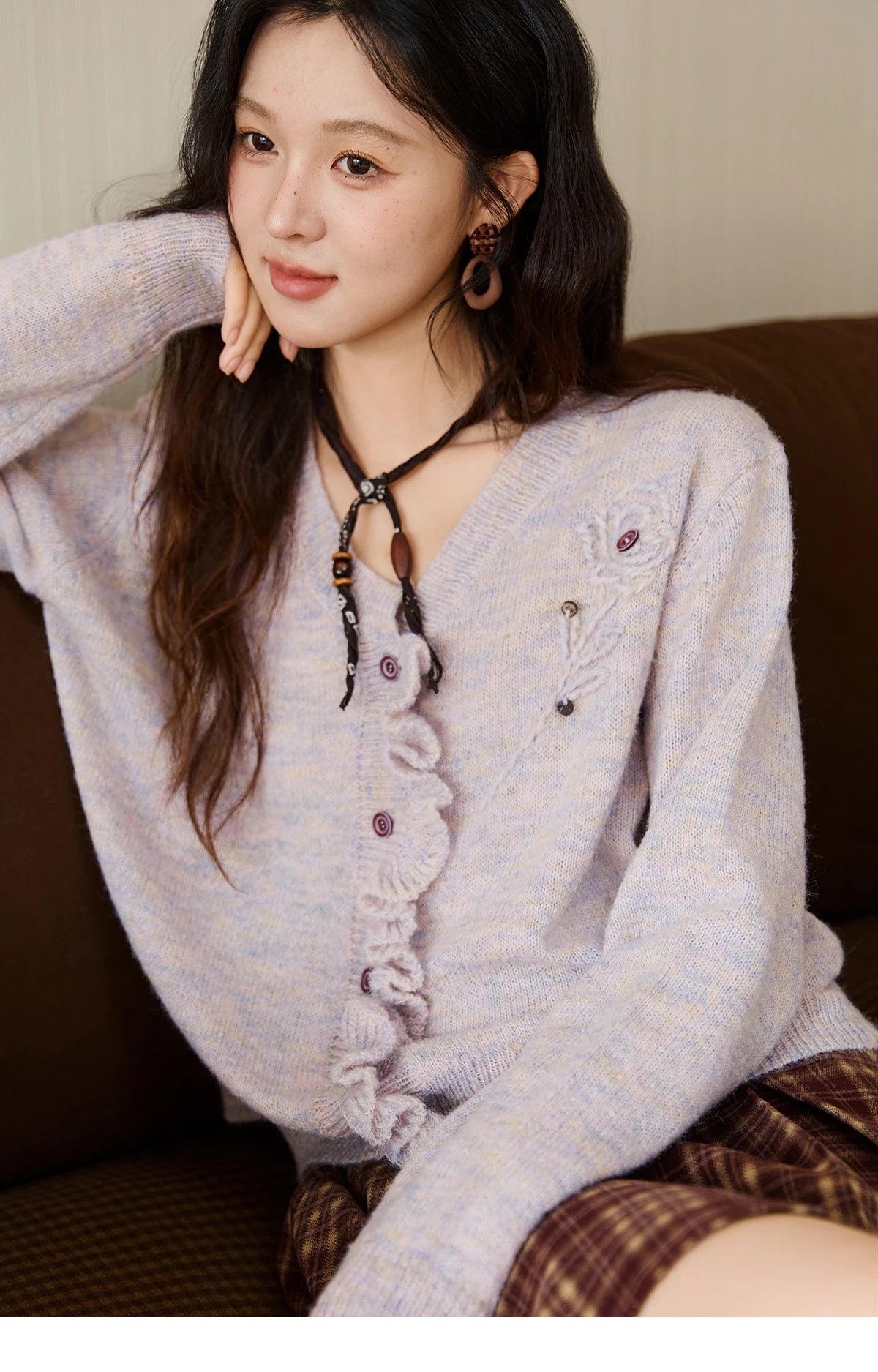 MISHOW Knitted Cardigan Women 2025 Autumn French Style Flower Embroidered V-neck Cardigan Luxury Long-sleeved Top MXE47Z2498