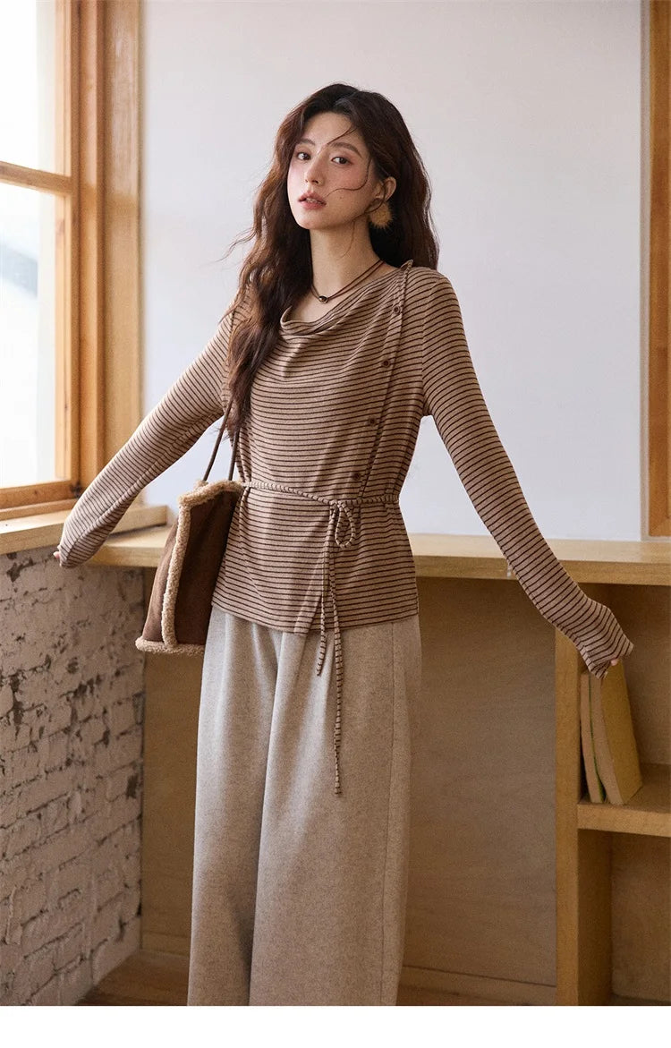 MISHOW Women's Winter Pants 2025 Retro Trousers with Three-dimensional Pleats Pants Pocket Decoration Wide Leg Pants MXE90K1129