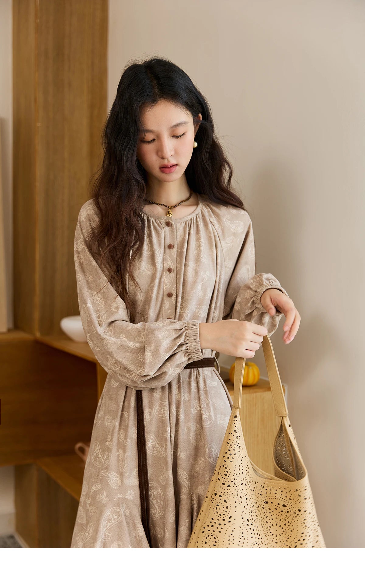 MISHOW Cashew Flower Dress Woman 2025 Autumn Retro Waist Irregular Hem Mid-length Dress Commuter Long Sleeves Dress MXE48L2513
