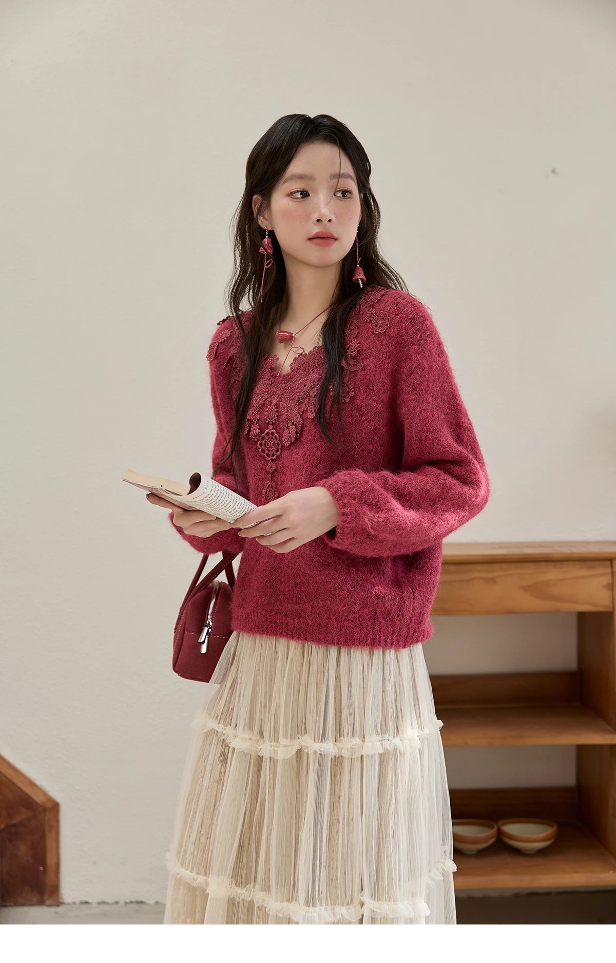 MISHOW Pink Lace Wool Sweater for Woman 2025 Winter Sweet Style V-neck Pullover Casual Loose Lantern Sleeve Sweater MXE51Z2632