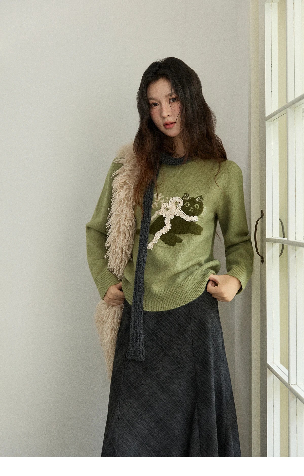 MISHOW Cat Jacquard Pullovers for Woman 2025 Winter Lazy Style Round Neck Three-dimensional Bow Loose Knit Sweater MXE86Z2750