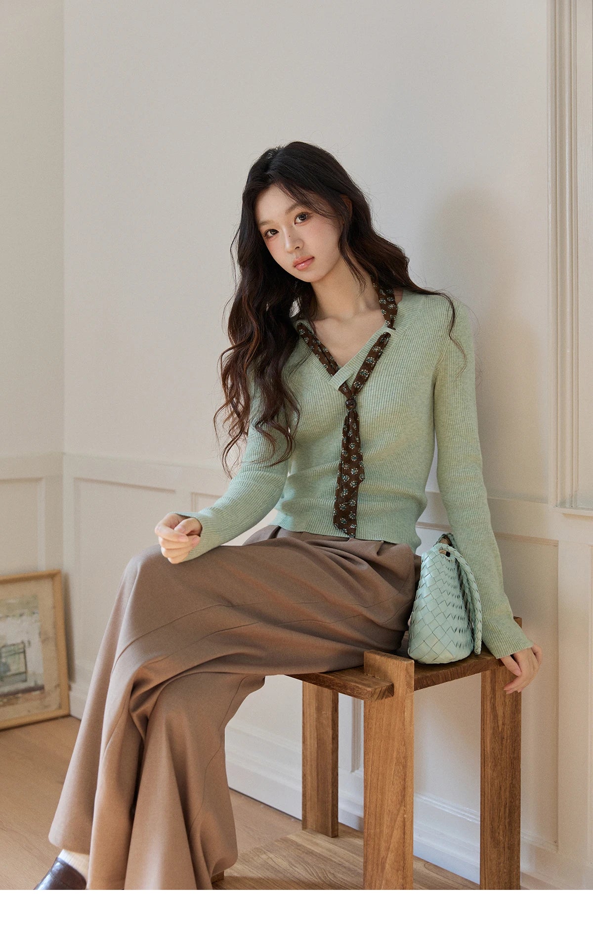 MISHOW Women's V Neck Tie Neck Floral Ribbed Knit Tops 2026 Spring Long Sleeve Slim Casual Soft Green Thin Sweater MXF108Z1024