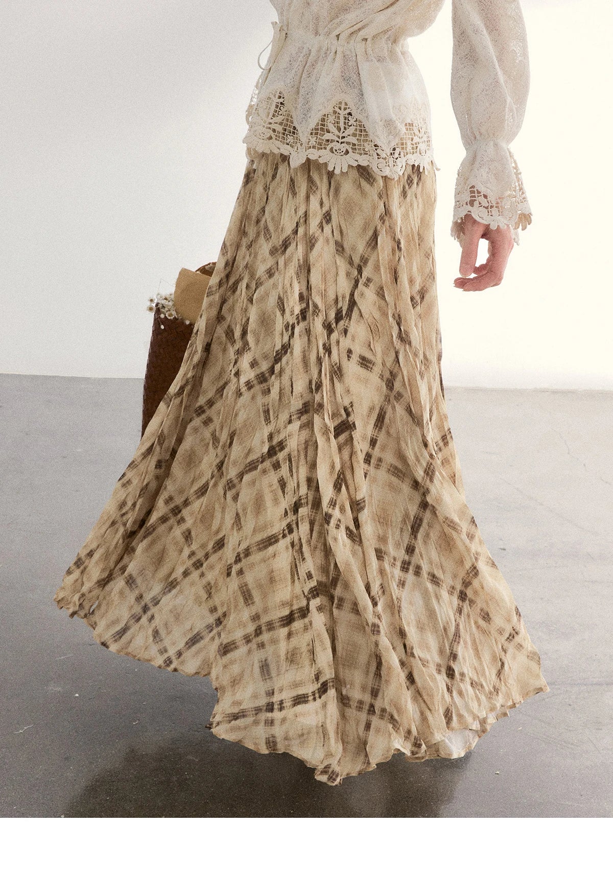 MISHOW Women's Beige Plaid Maxi Skirt 2026 Spring High Waist Flowy A-Line Skirts Elastic Waist Casual Chiffon Skirt MXF108B0769