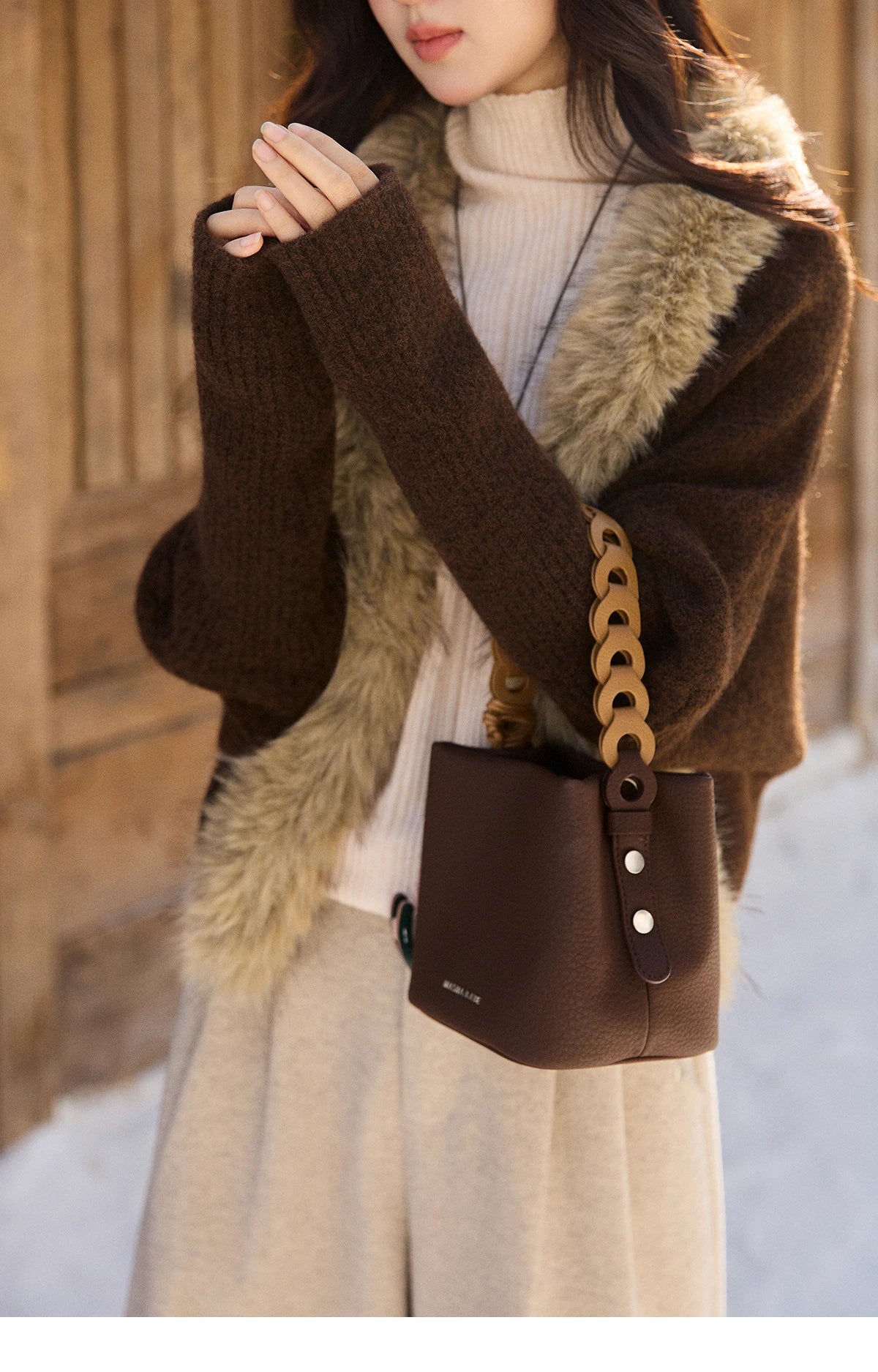 MISHOW Women's Brown Knitted Cardigan 2025 Winter Faux Fur Collar Batwing Sleeve Tops Warm Loose Outerwear Beltless MXE94Z2954