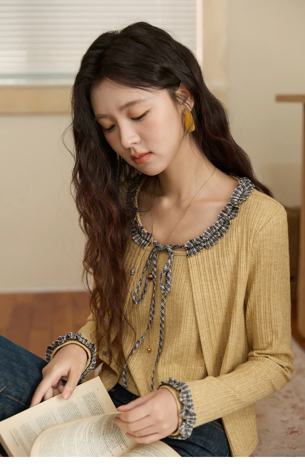 MISHOW Plaid Black Fungus Edge Tied Knitted Sweater for Women Autumn 2025 Pit Striped Knitted Fake Two-piece Top MXE44Z1361