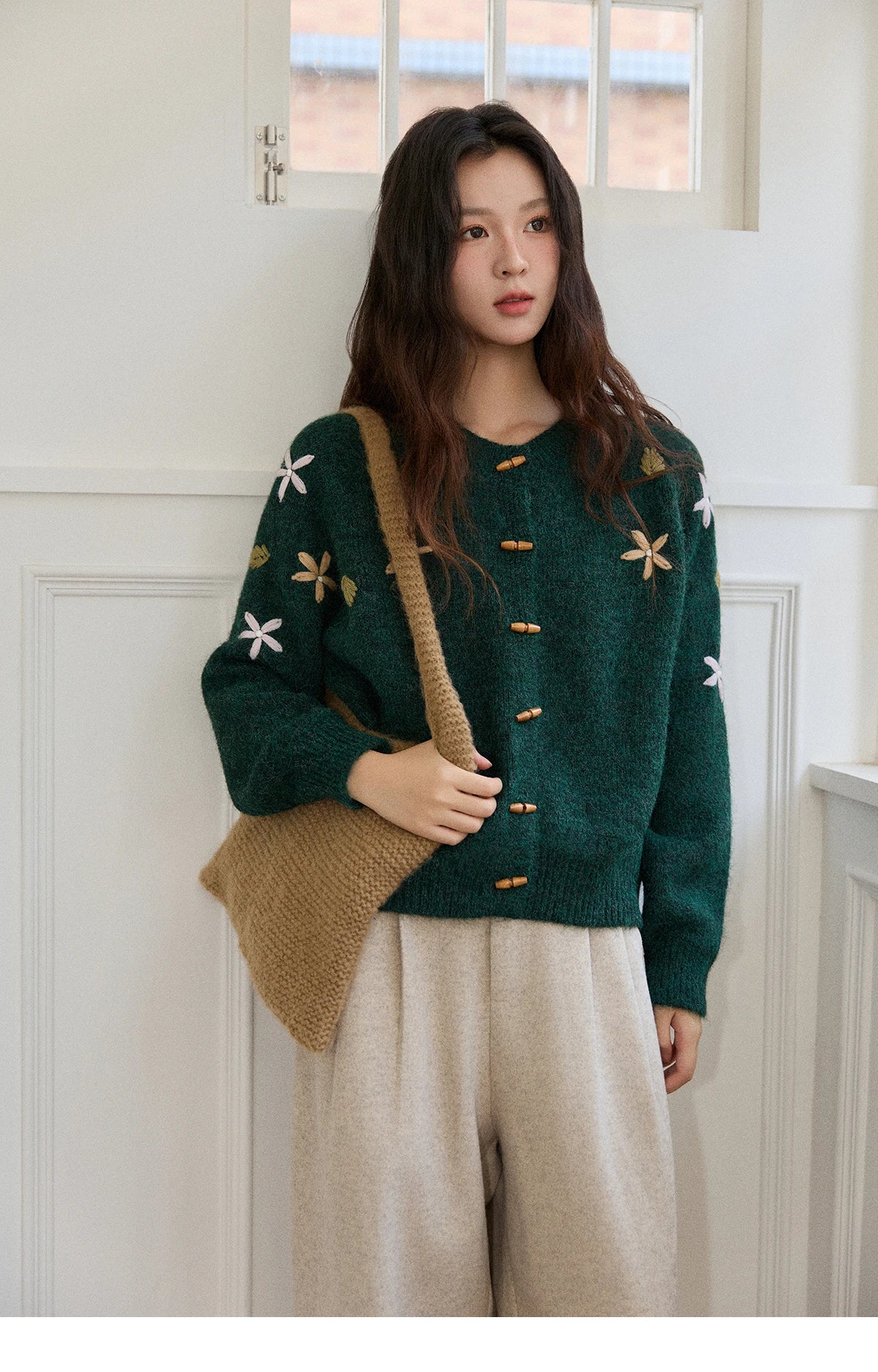 MISHOW Women's Winter Cardigan 2025 New Retro Flower Embroidery Green Knitted Cardigan Casual Long-sleeved Tops MXE86Z2729