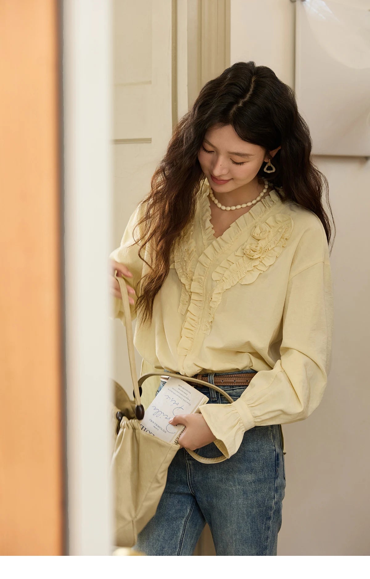 MISHOW Hand Sewn Rose Blouse for Women Autumn 2025 V-neck Edible Tree Fungus Edge Tops Sweet Lantern Sleeves Blouses MXE44X2470