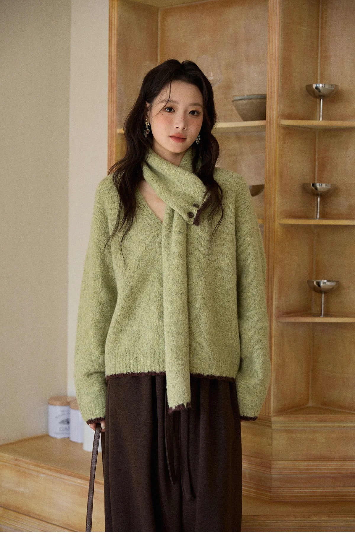MISHOW Woman Green Detachable Scarf Sweater 2025 Winter Fashion V-neck Long Sleeves Thick Knit Pullovers Casual Top MXE90Z2791