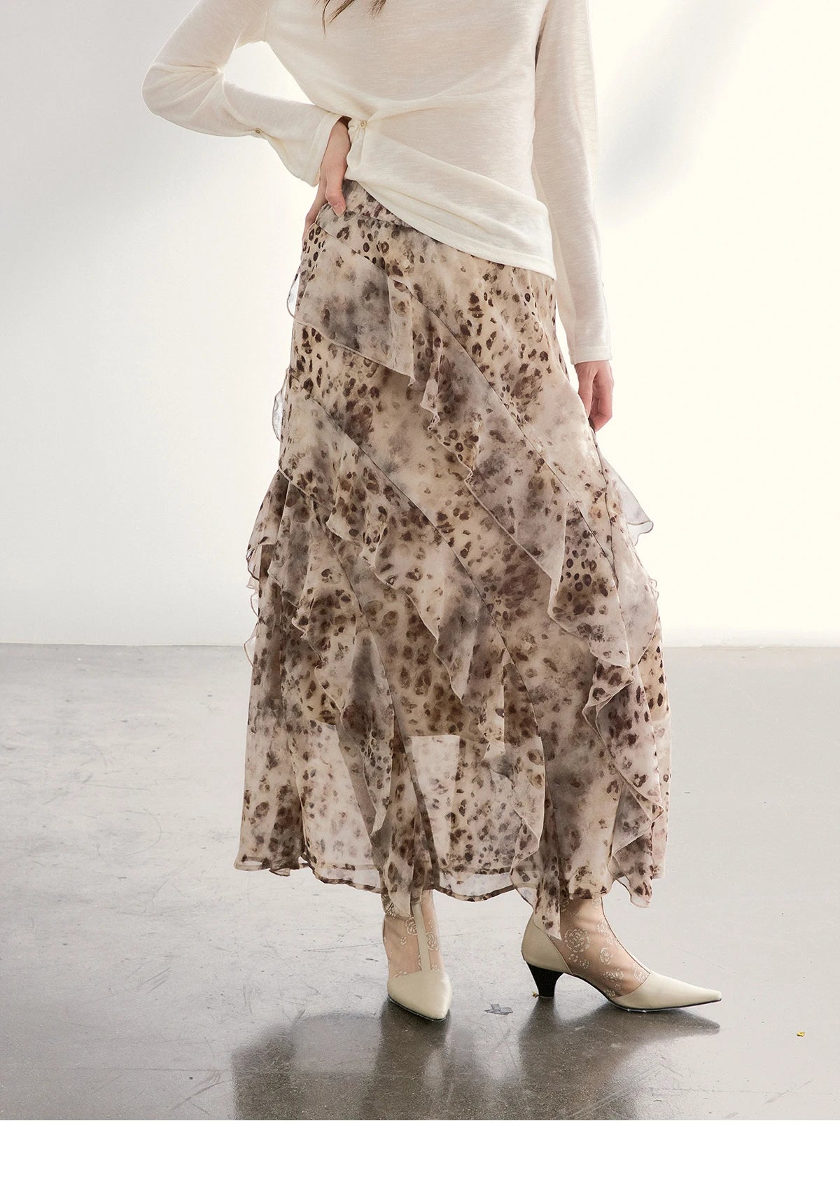 MISHOW Women's Leopard Print Maxi Skirt Spring Ruffled Chiffon Elastic Waist Skirts Casual Retro Flowy Long Skirt MXF108B0772