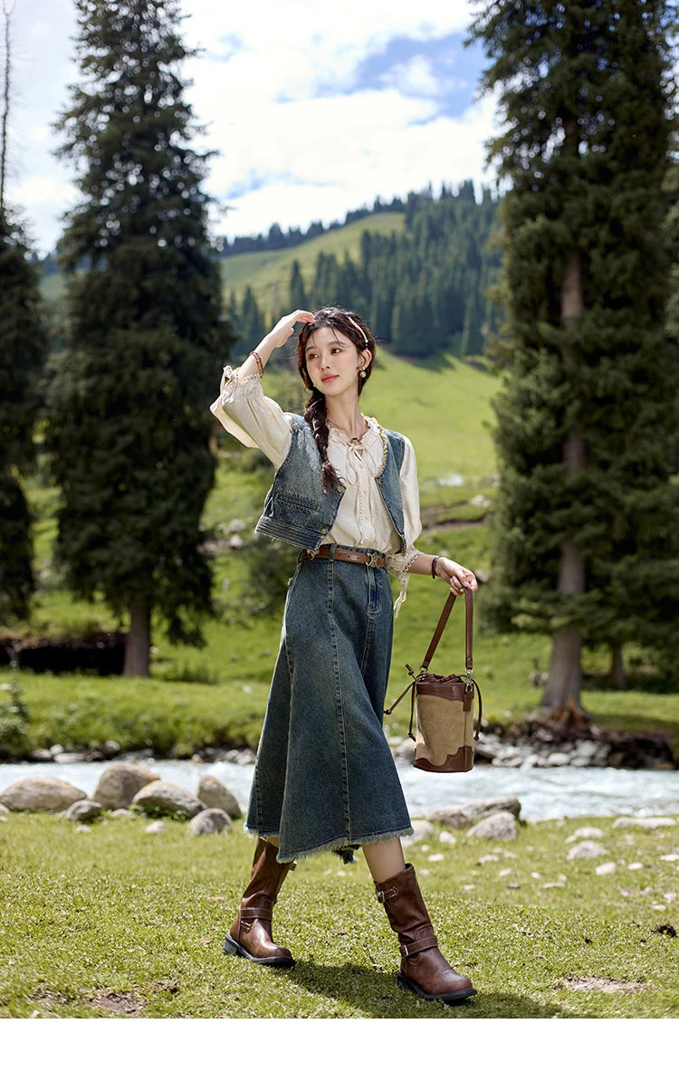 MISHOW Retro Blue Denim Vest Coat 2024 Autumn Sleeveless V Neck Hem Tassels Coat Female Single Breasted Casual Top MXD41W0387