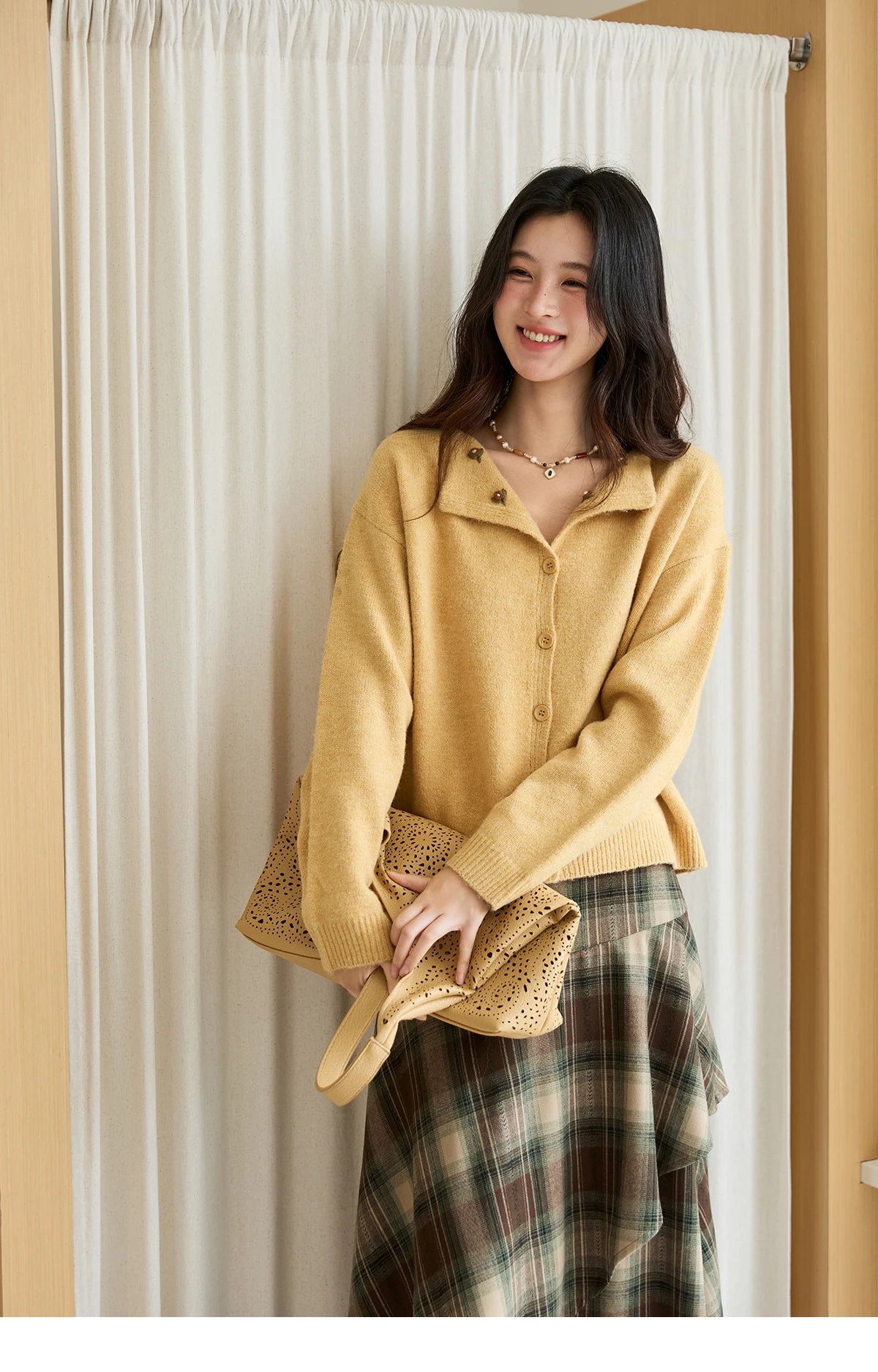 MISHOW Women's Autumn Cardigan 2025 Retro Yellow Handmade Flower Cardigan Turn-down Collar Knitted Commute Cardigan MXE47Z2591