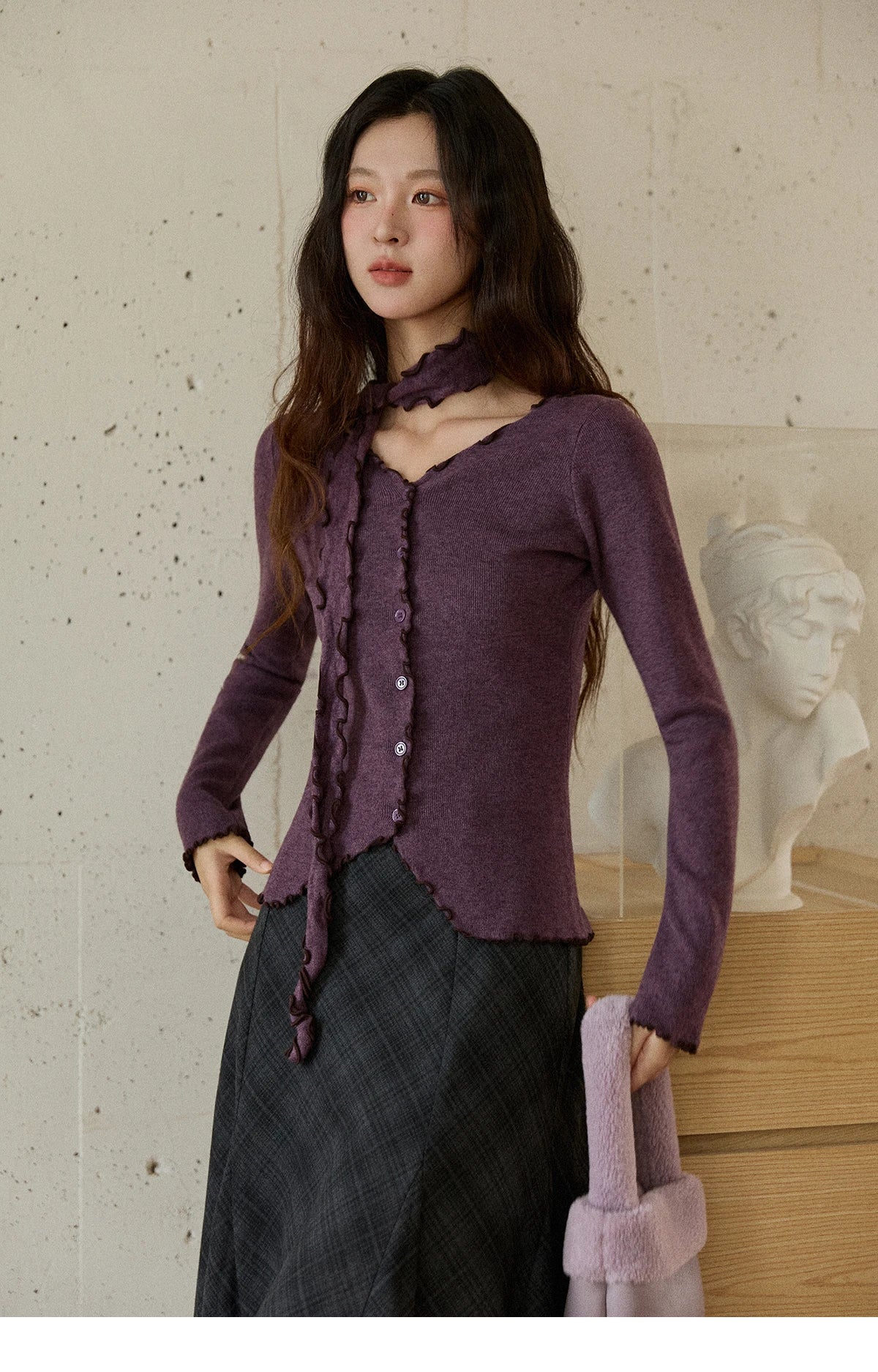 MISHOW New Ruffled Edge Knitted Pullovers for Woman 2025 Retro Slim V-neck Ribbon Knit Top Cmfortable Winter Clothes MXE86Z2728