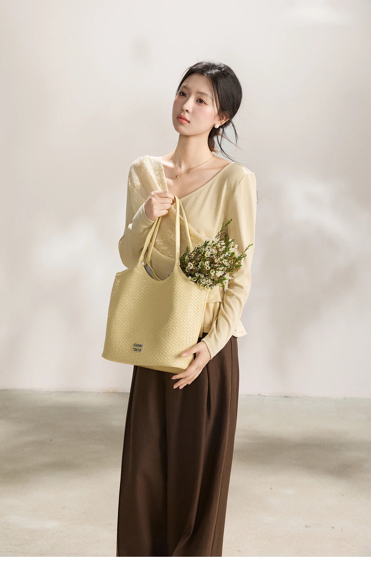 MISHOW Women's Asymmetric Lace Patchwork Tops 2026 Spring V Neck Long Sleeve Top Ruched Waist Ruffled Hem Casual Tees MXF11Z2942