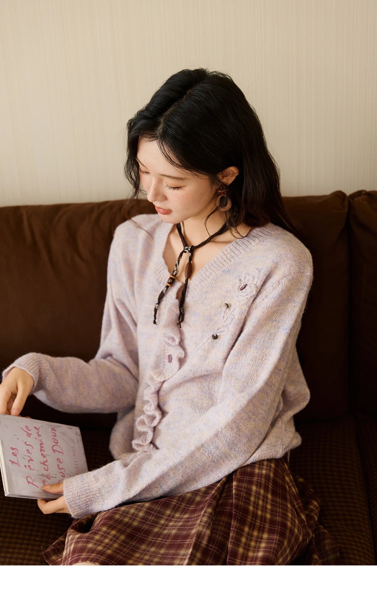 MISHOW Knitted Cardigan Women 2025 Autumn French Style Flower Embroidered V-neck Cardigan Luxury Long-sleeved Top MXE47Z2498