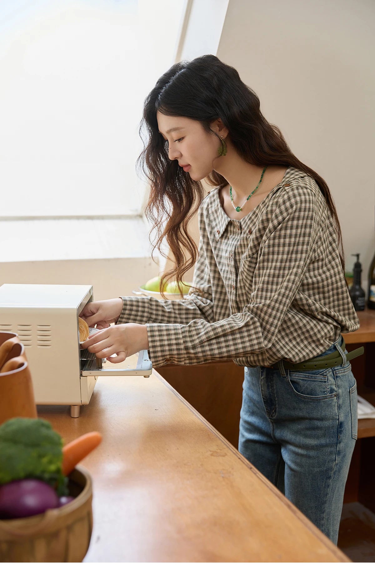 MISHOW Women's Casual Shirts Cotton Autumn Side Slit Pockets Plaid Shirts Commute Elegant Chic Woman Top with Belt MXE44X2469