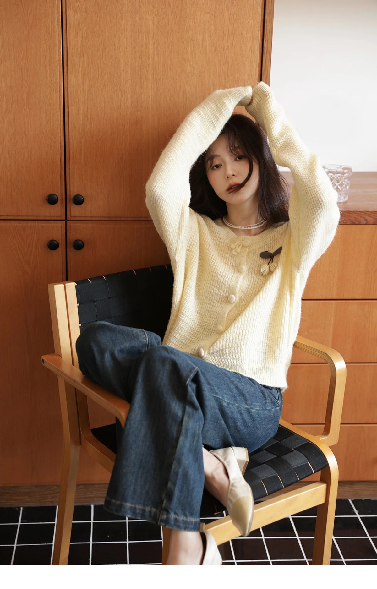 MISHOW Women's Knit Cardigan 2025 Autumn Elegant Camellia Brooch Round Neck Long-Sleeve Top Solid Commute Outerwear MXE44Z1390