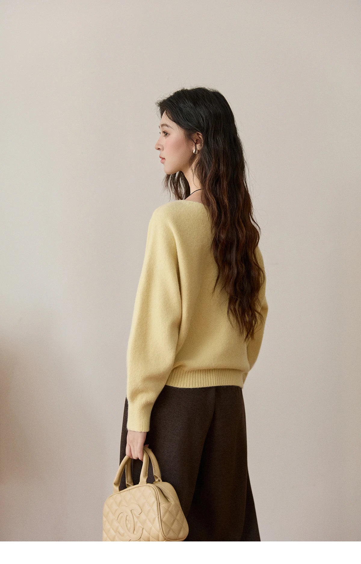 MISHOW Women's Solid Knitted Sweater 2025 Autumn Winter Boat Neck Lantern Sleeve Loose Sweater Soft Warm Pullover Top MXE94Z2984